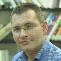 Доктор Понаровский, психиатр.