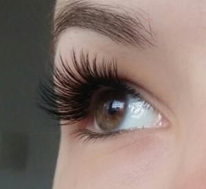 Юлия - lashmaker - мастер по наращиванию ресниц