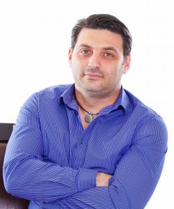 Роман замена и ремонт дверей / замков