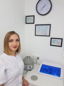 Любовь профессиональный косметолог.Бат Ям